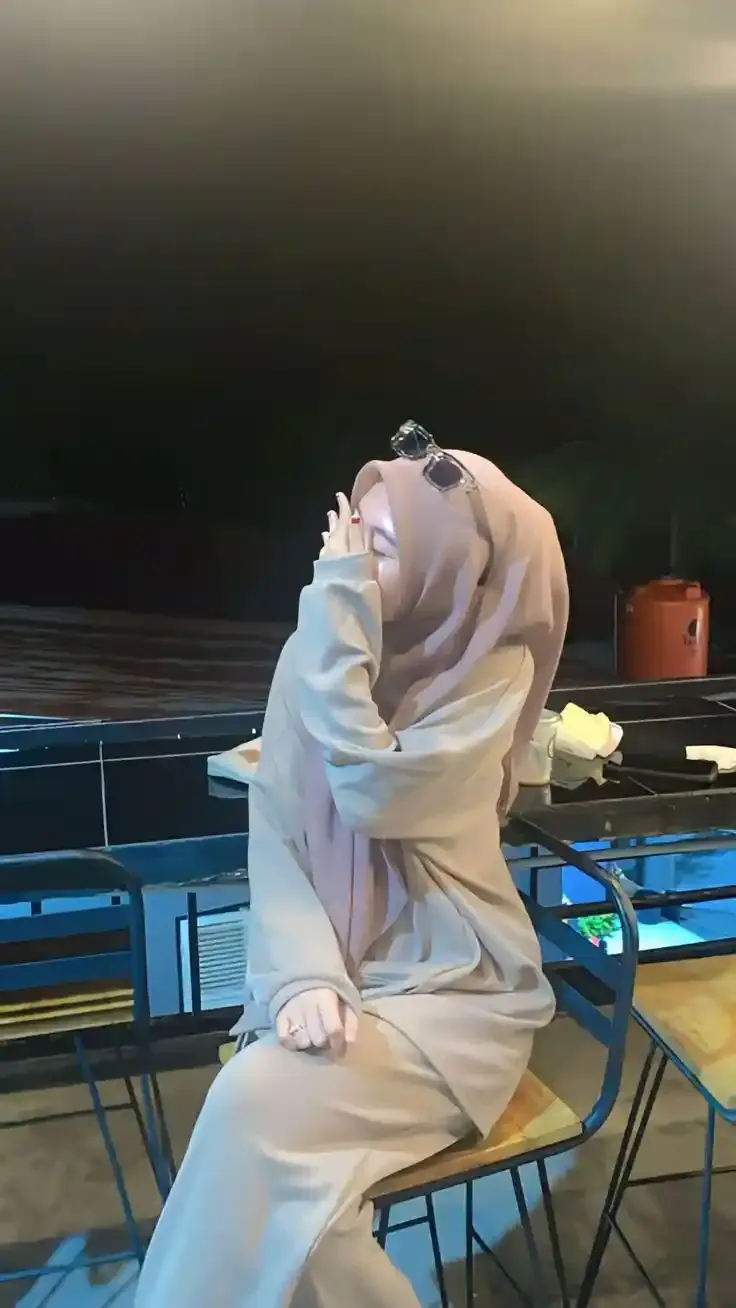 Aesthetic Hijab Girl Dp For Instagram With Emoji