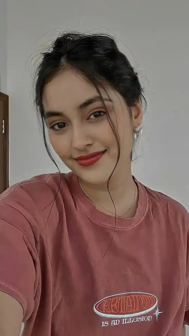 Beautiful Girl Pic Simple