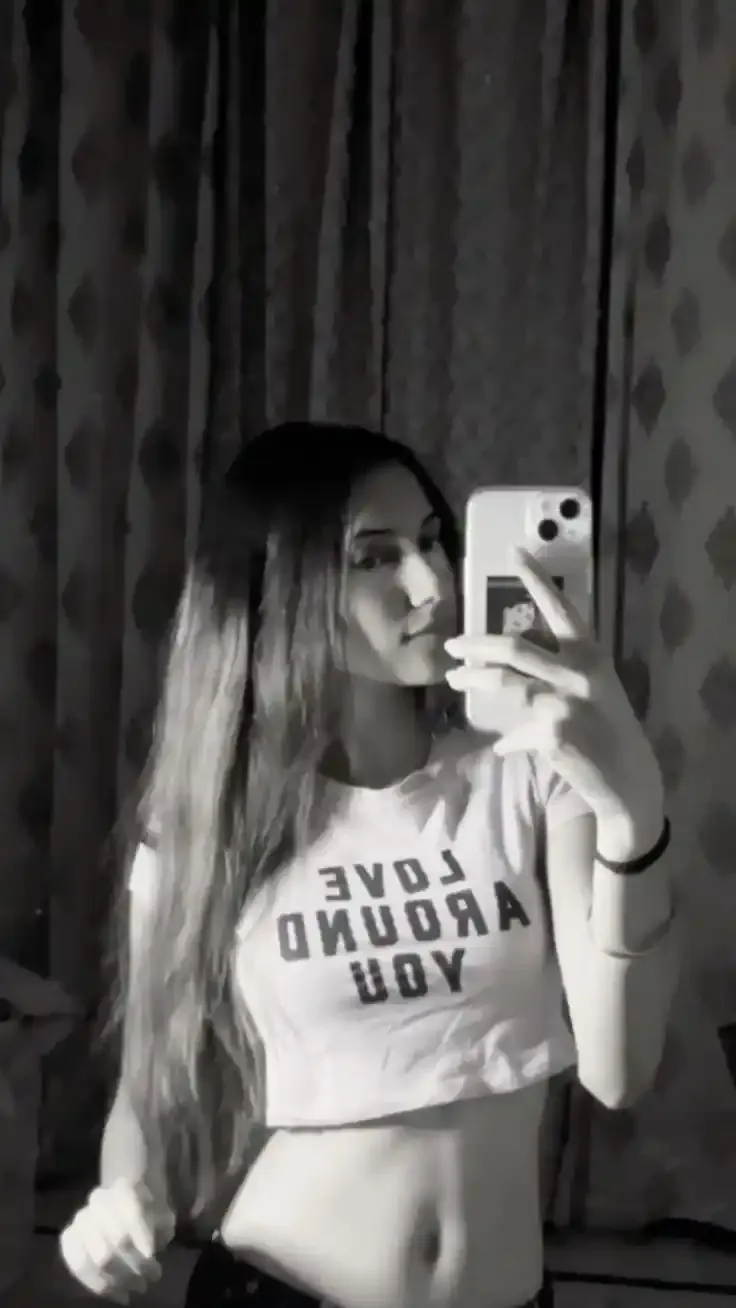 Beautiful girl dp for whatsapp Beautiful girl dp for whatsapp