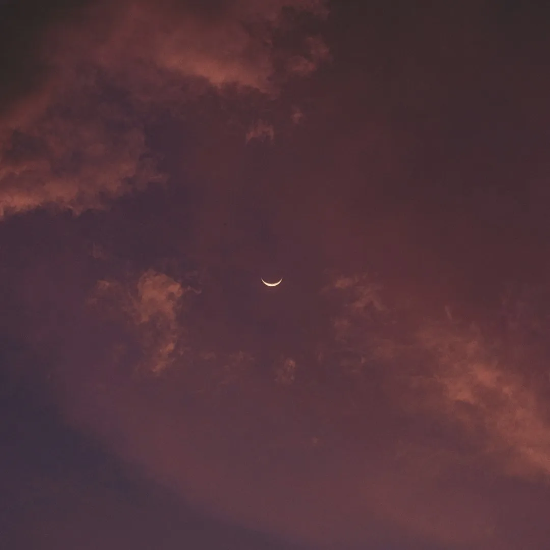 Beautiful moon dp for whatsapp download