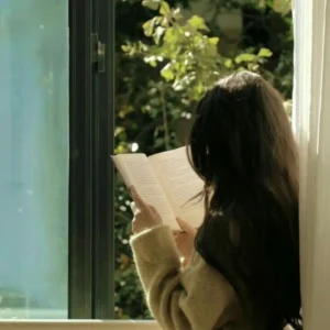 Beautiful study girl dp for whatsapp