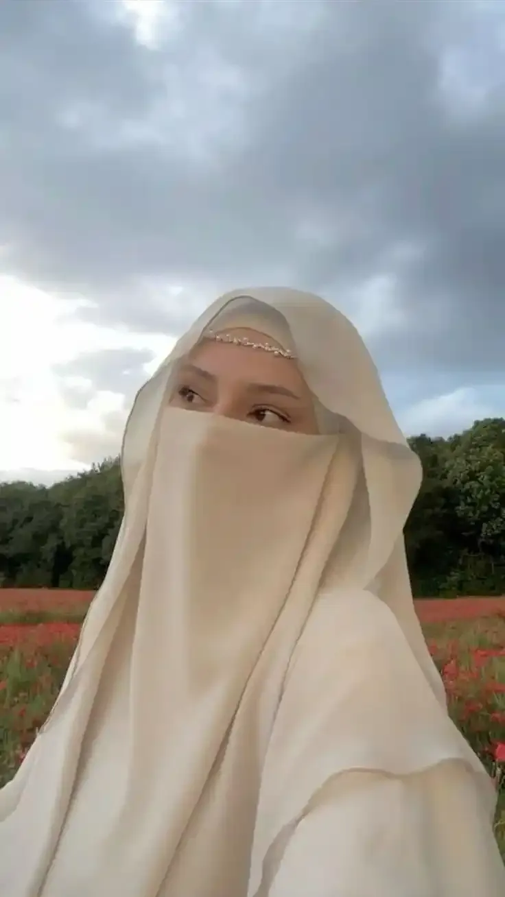 Cute Attitude Dp Girl Hijab For Instagram