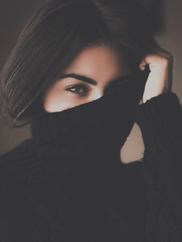 Cute Eyes Girl Pic