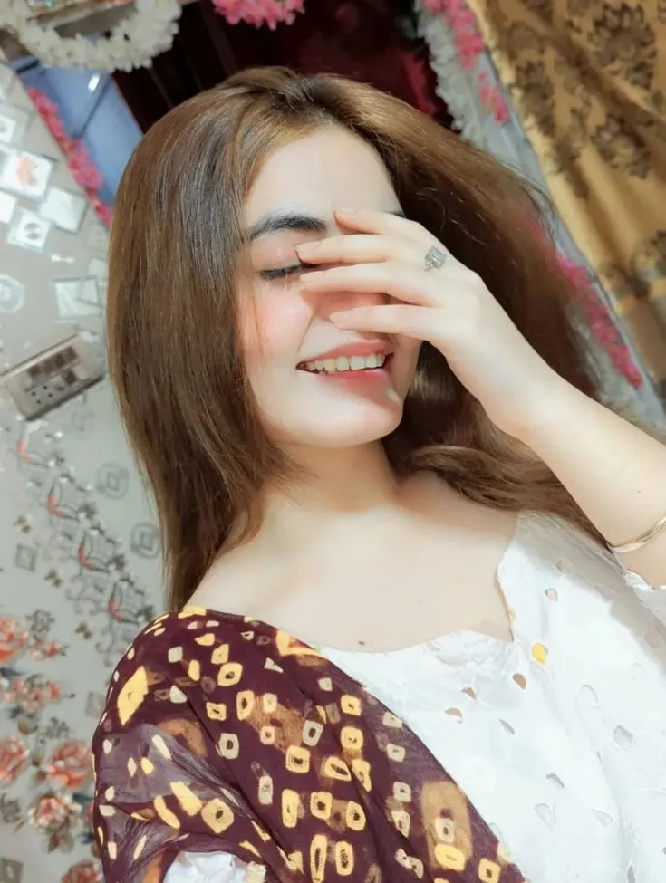Cute Girl Instagram Profile Picture