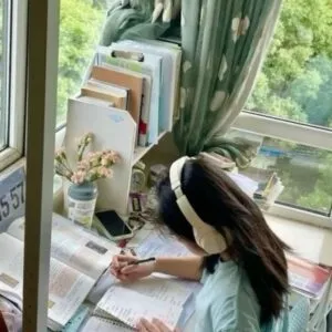 Cute Study Girl Dp For Whatsapp