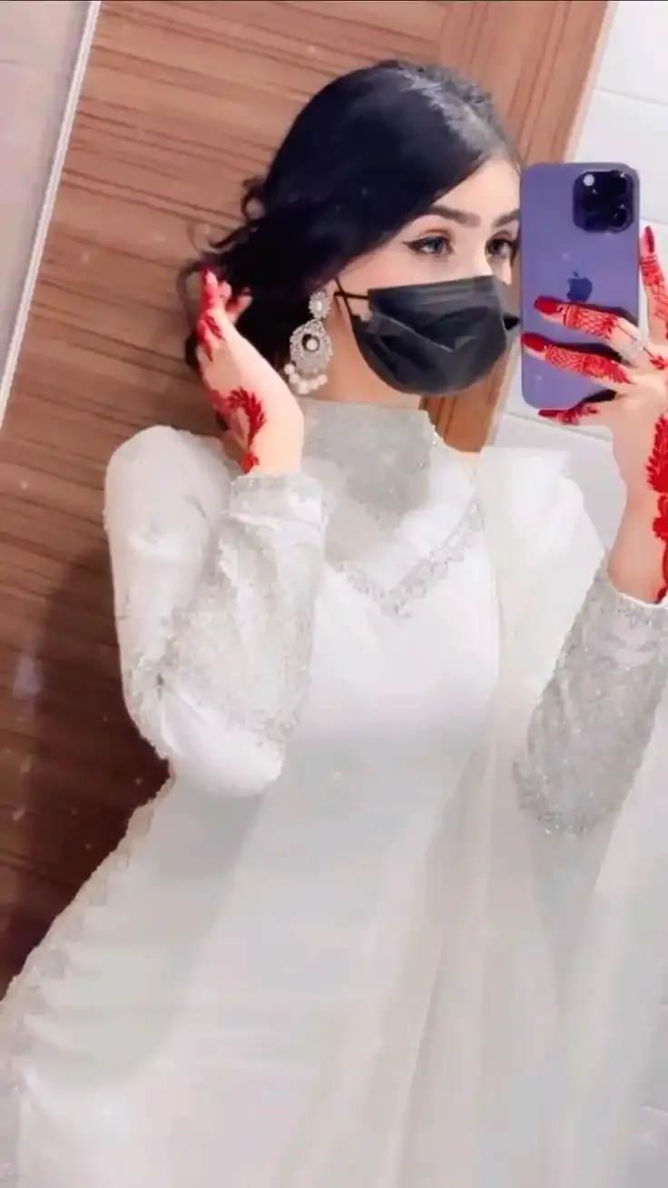 Dp Stylish Mirror Selfie