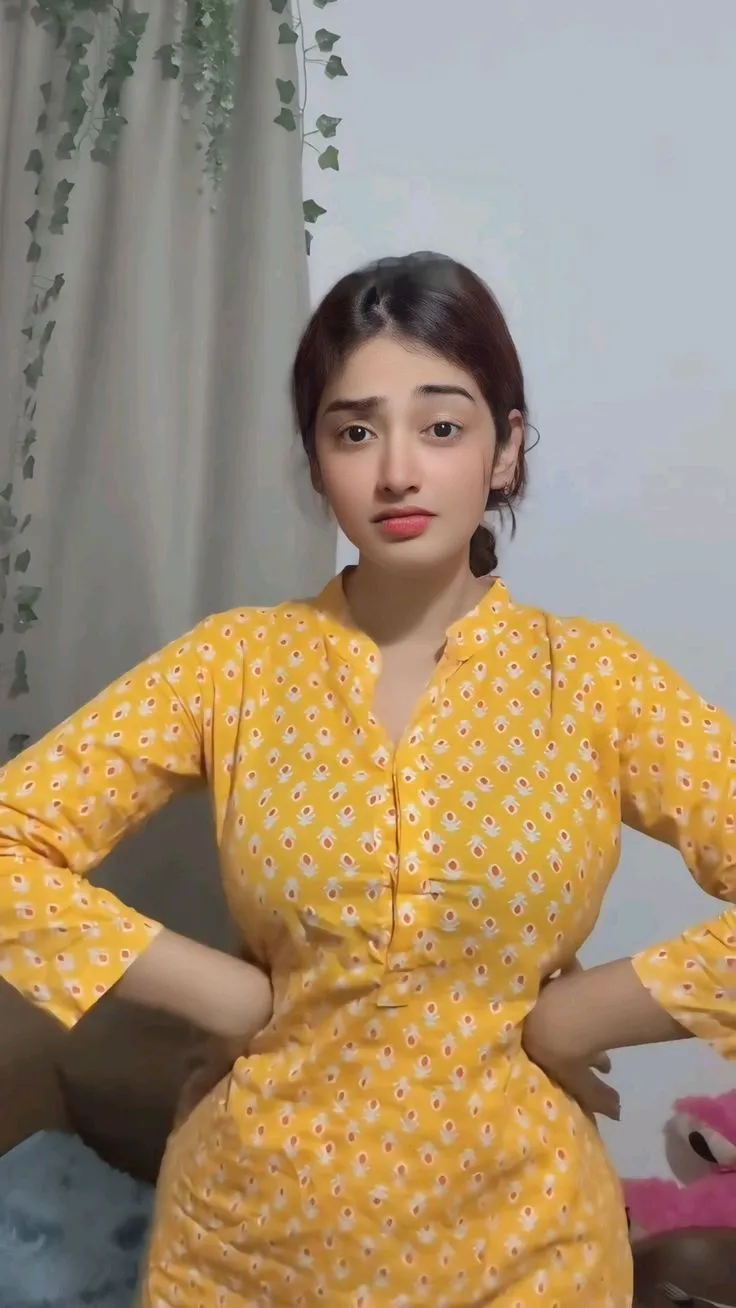 Girls Dp For WhatsApp