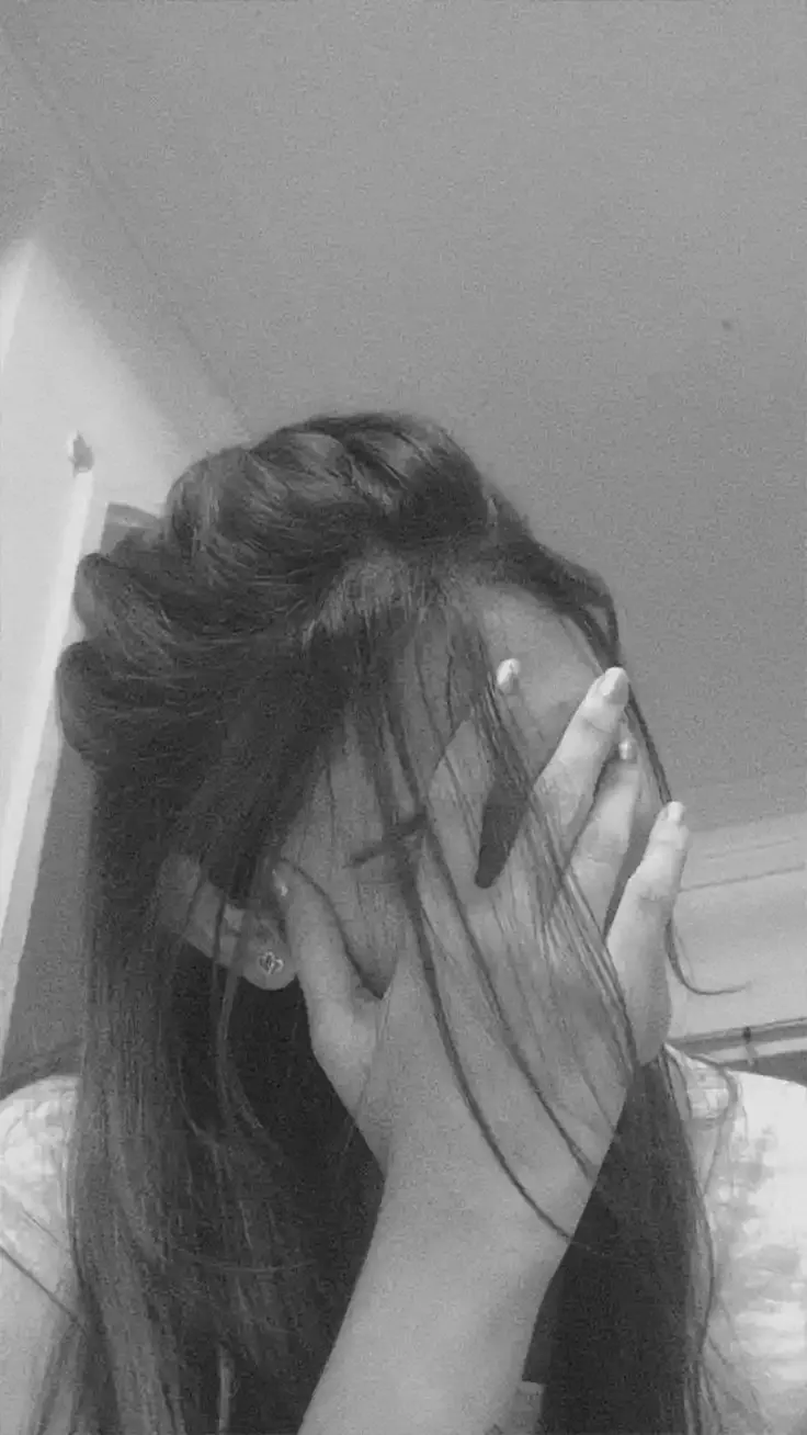 Hide Face Girl Pic Black And White Instagram Hide Face Girl Pic Black And White Instagram