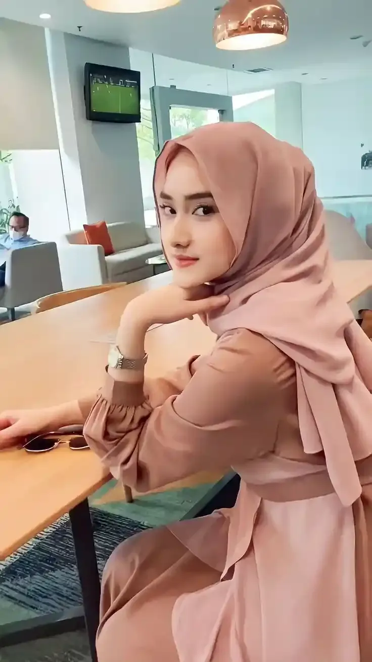 Hijab Girl Pictures