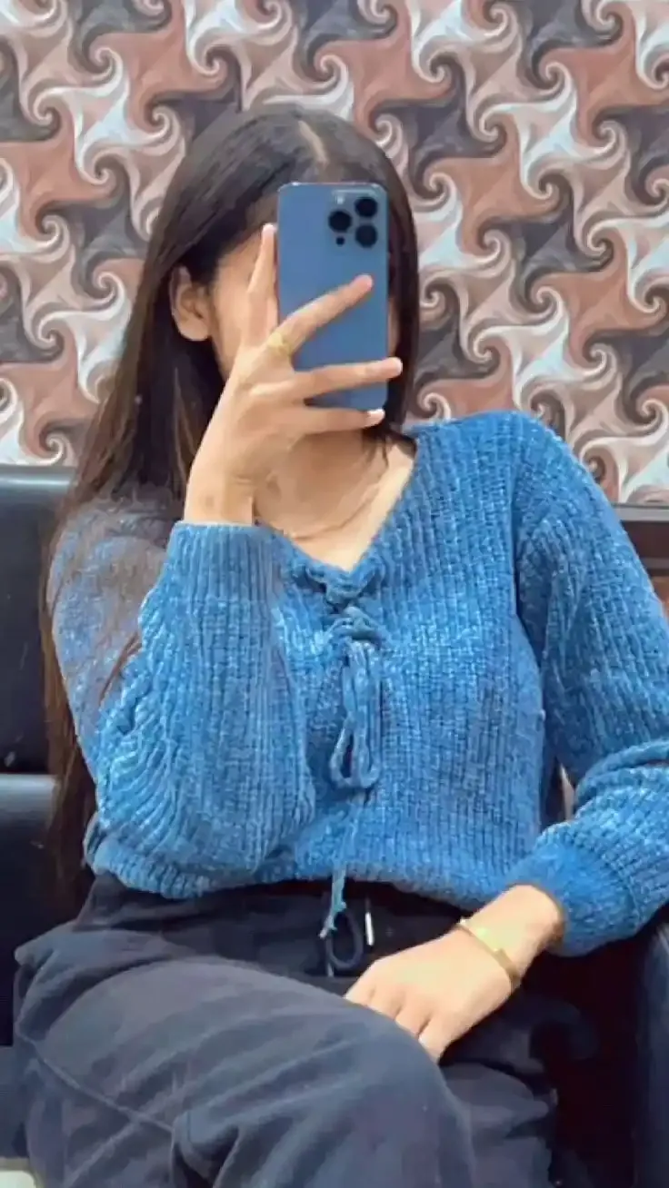 Mirror Selfie Girl Pic Simple