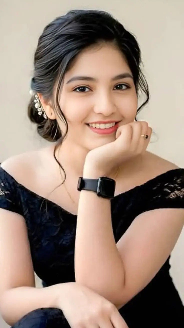 Simple Cute Girl Pic