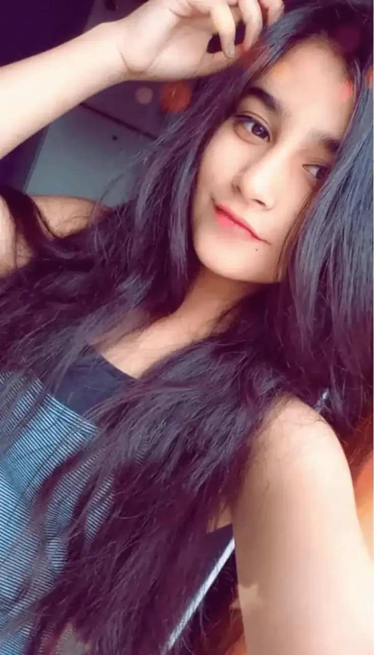 Simple Ladki Ka Photo