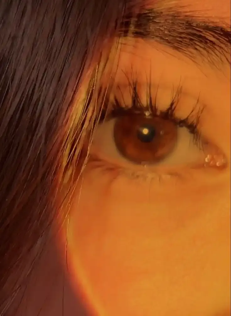 Stylish Eyes DP Girl Attitude