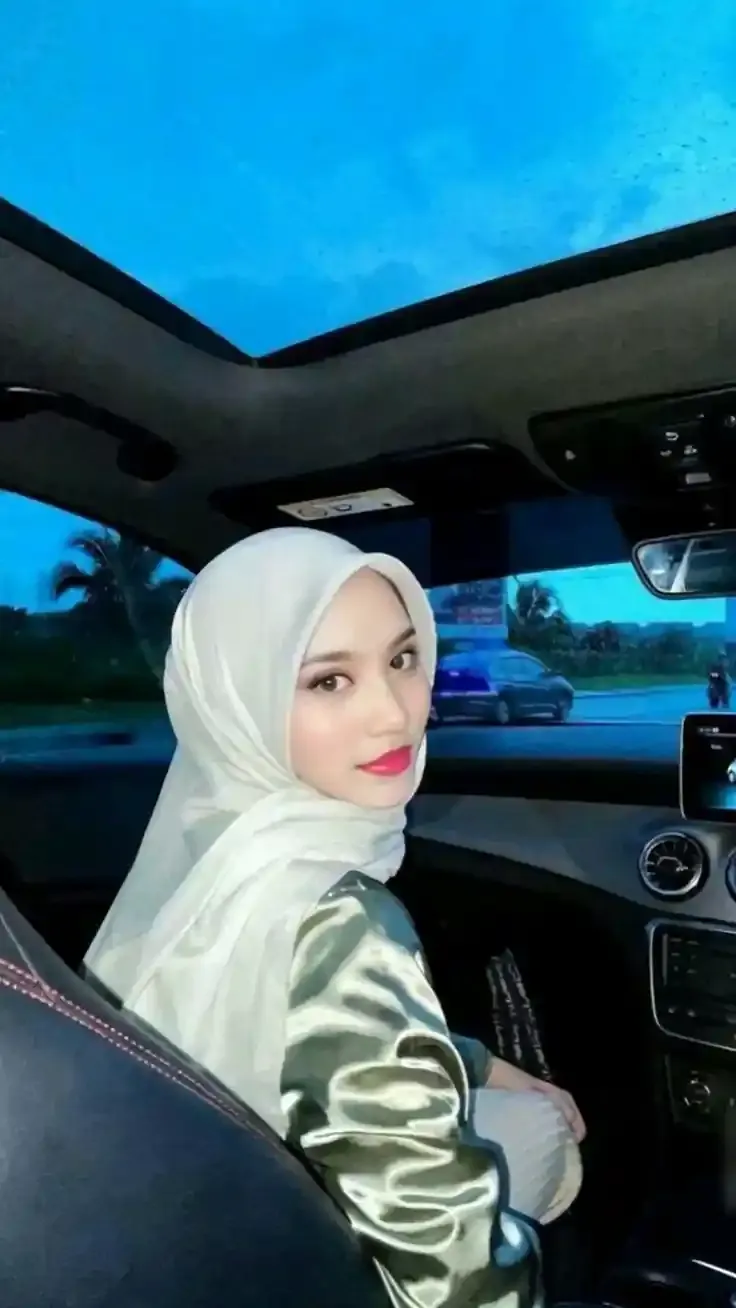 Stylish Islamic Girl Dp For WhatsApp