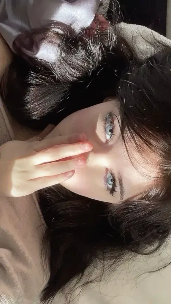 Stylish eyes dp Girl
