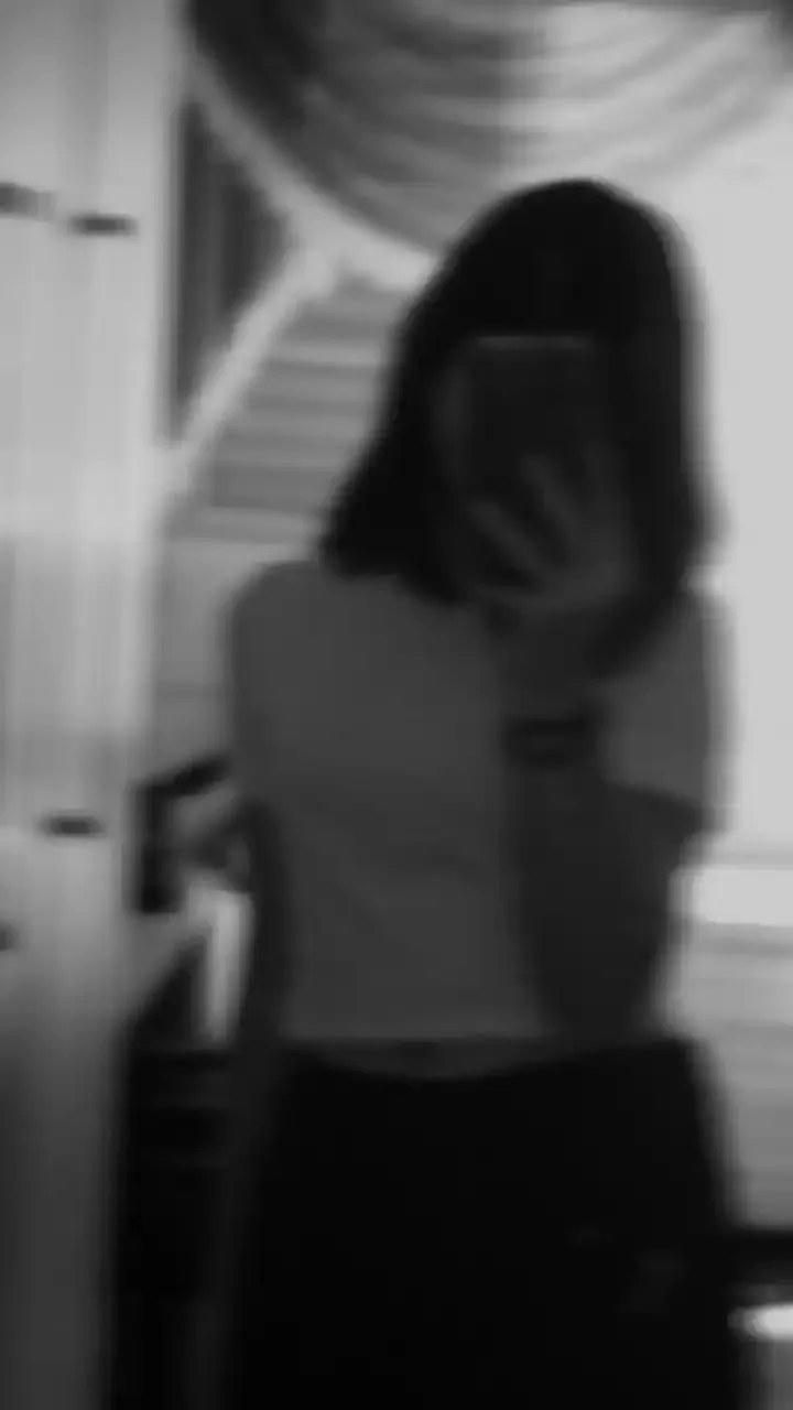 aesthetic blur girl photo aesthetic blur girl photo