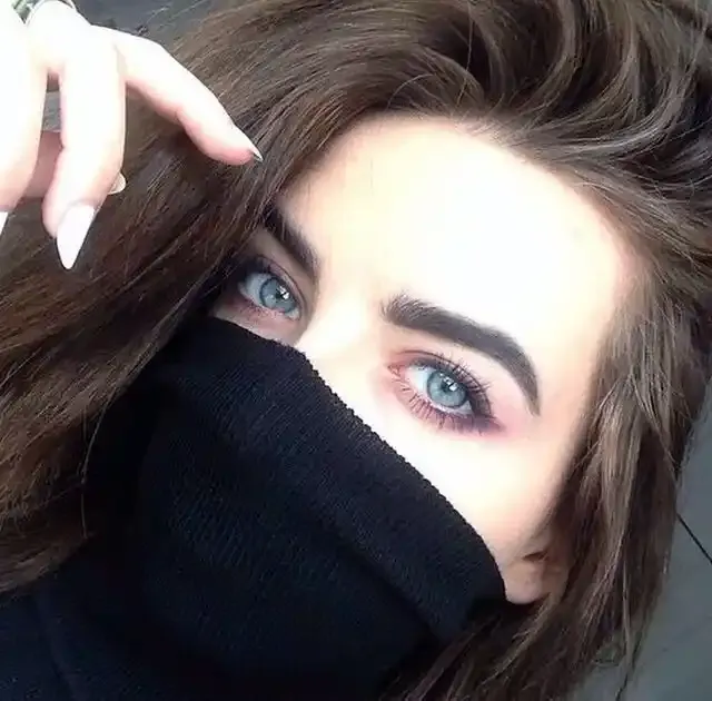 simple girl eyes pic