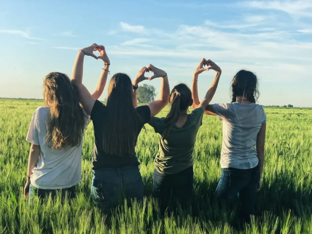 stylish friends group dp for whatsapp