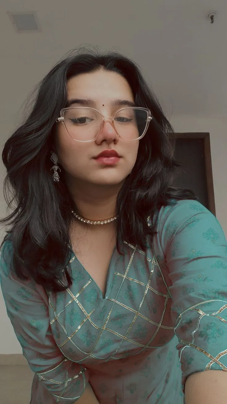 Beautiful Attitude Girls Dp Images